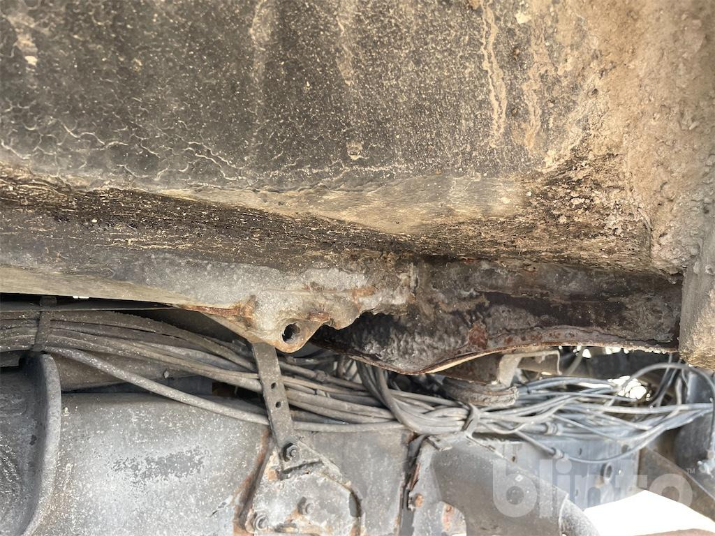 Bortu kravas automašīna/ Platforma Mercedes Benz Unimog 424 (1981): foto 15 Bortu kravas automašīna/ Platforma Mercedes Benz Unimog 424 (1981): foto 15