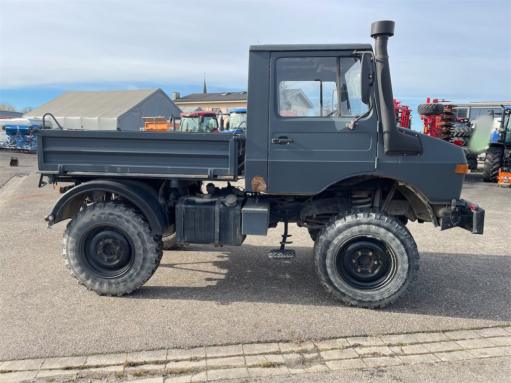 Bortu kravas automašīna/ Platforma Mercedes Benz Unimog 424 (1981): foto 8 Bortu kravas automašīna/ Platforma Mercedes Benz Unimog 424 (1981): foto 8