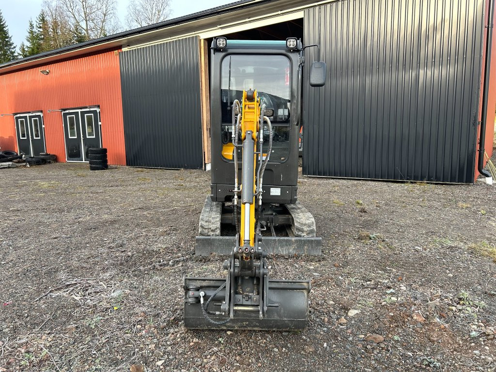 Multiloader EC18 med redskap - Mini-ekskavators: foto 3 Multiloader EC18 med redskap - Mini-ekskavators: foto 3