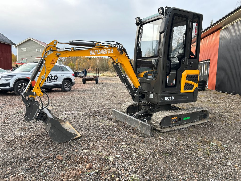 Multiloader EC18 med redskap - Mini-ekskavators: foto 1 Multiloader EC18 med redskap - Mini-ekskavators: foto 1