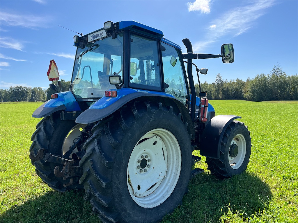 NEW HOLLAND TS 115 4WD - Traktors: foto 5 NEW HOLLAND TS 115 4WD - Traktors: foto 5