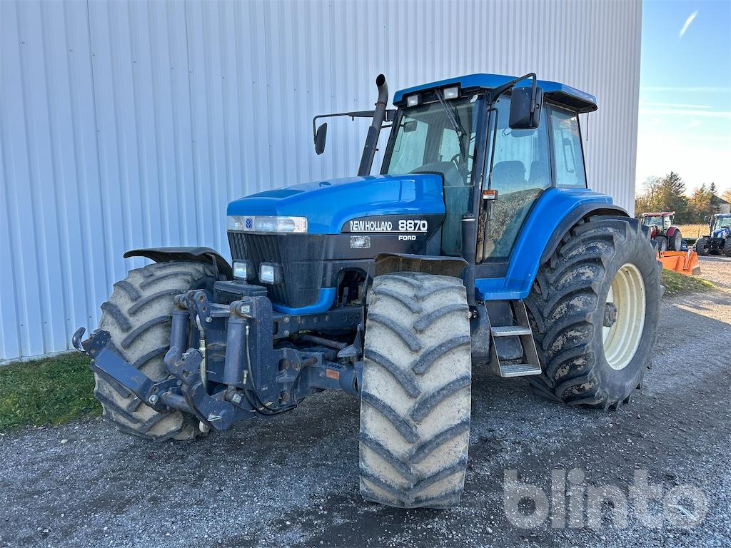 New Holland 8870 (1999) - Traktors: foto 1 New Holland 8870 (1999) - Traktors: foto 1