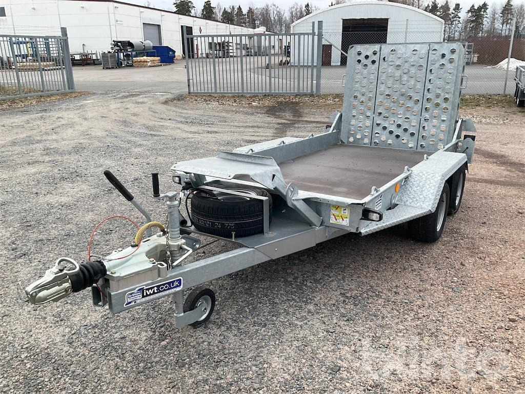 IFOR WILLIAMS - Piekabe: foto 1 IFOR WILLIAMS - Piekabe: foto 1