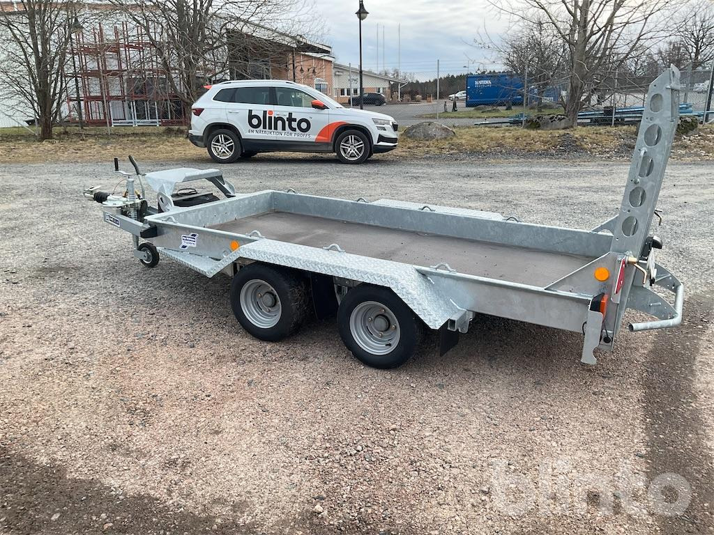 IFOR WILLIAMS - Piekabe: foto 3 IFOR WILLIAMS - Piekabe: foto 3