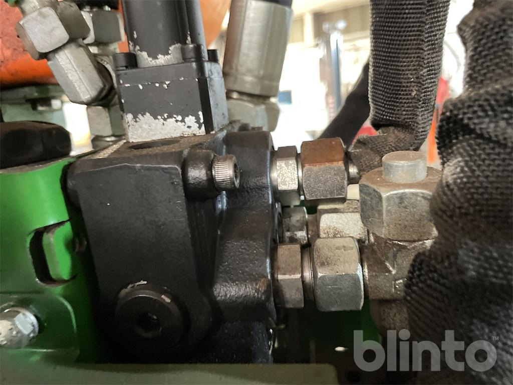 Malkas skaldītājs Posch Hydo Combi 24 (2012): foto 32 Malkas skaldītājs Posch Hydo Combi 24 (2012): foto 32