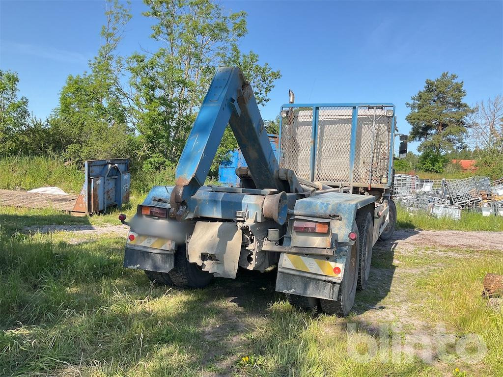 SCANIA R 142 H 6X2 46 - Pacēlājs ar āķi: foto 4 SCANIA R 142 H 6X2 46 - Pacēlājs ar āķi: foto 4