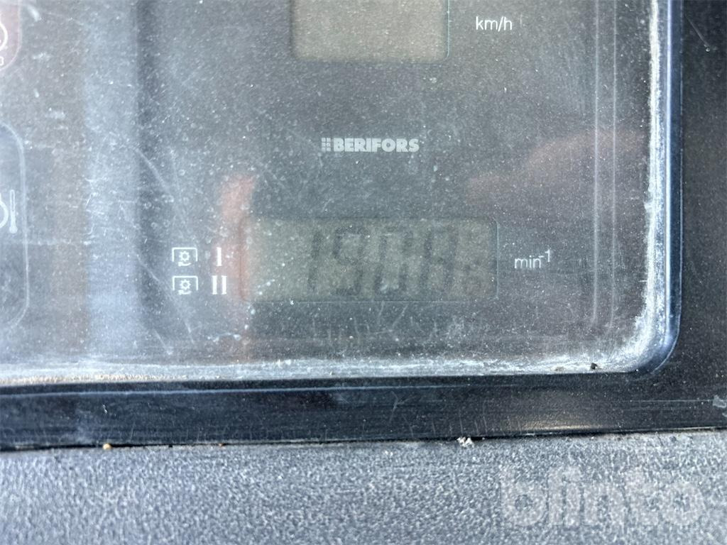 Steyr 9094 mit Hauer Frontlader - Traktors: foto 5 Steyr 9094 mit Hauer Frontlader - Traktors: foto 5