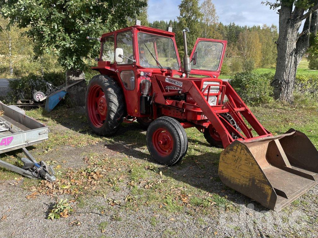 VOLVO-BM T 430 med lastare - Traktors: foto 1 VOLVO-BM T 430 med lastare - Traktors: foto 1