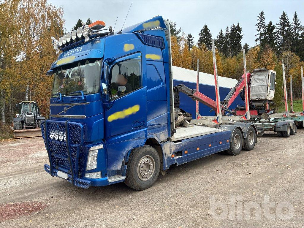 VOLVO FH 64R - Kokvedējs, Kravas auto ar manipulatoru: foto 1 VOLVO FH 64R - Kokvedējs, Kravas auto ar manipulatoru: foto 1