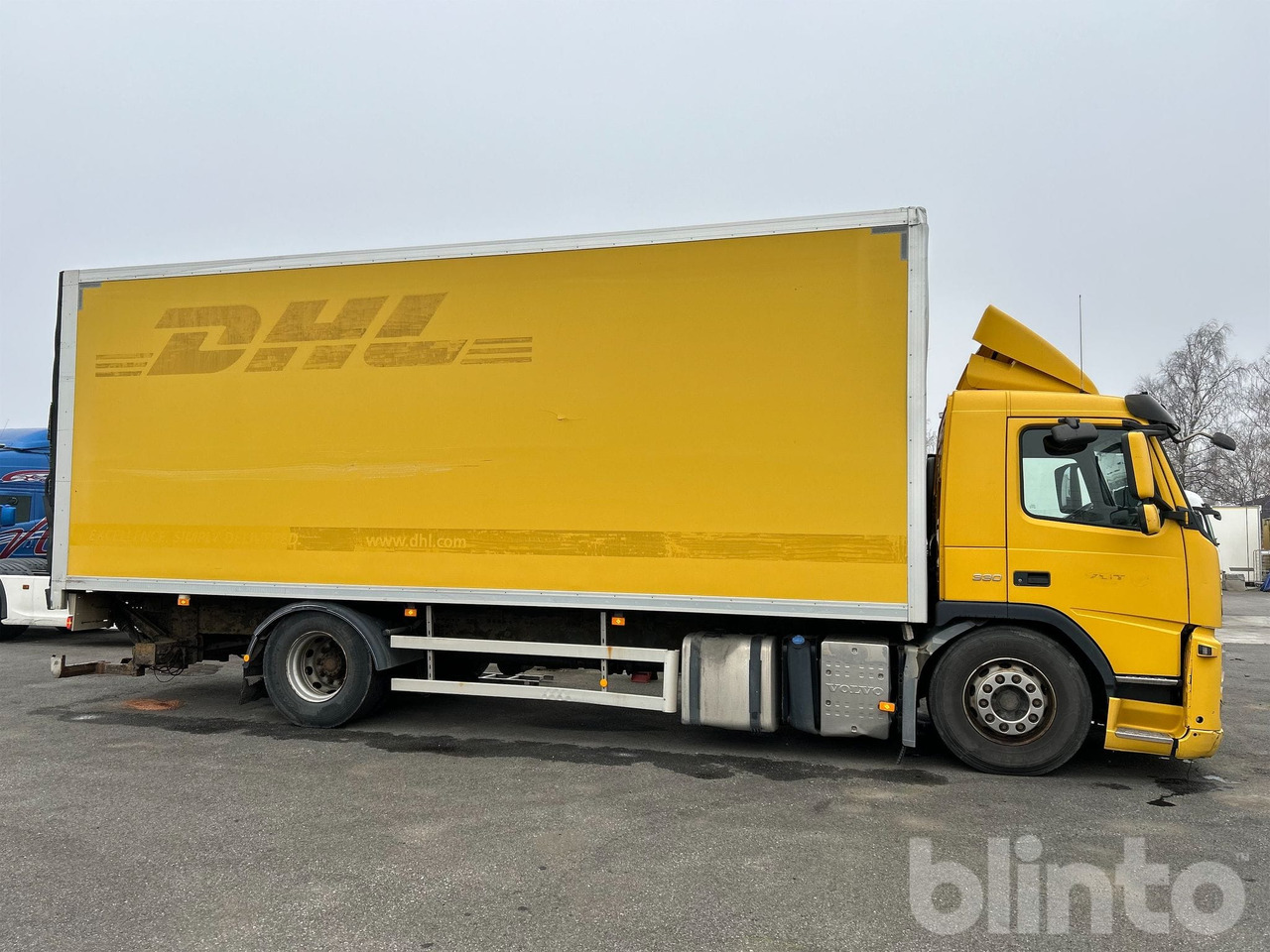 VOLVO FM 330 4X2 - Kravas automašīna ar slēgto virsbūvi: foto 3 VOLVO FM 330 4X2 - Kravas automašīna ar slēgto virsbūvi: foto 3