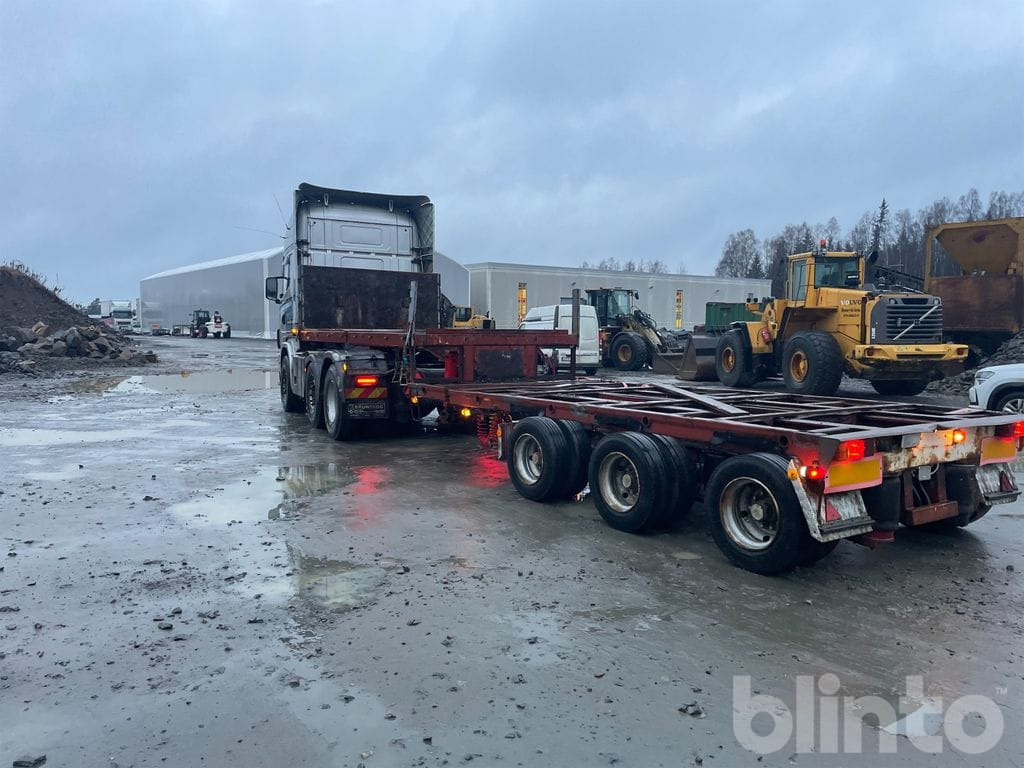 SCANIA R124LA6X2/4 NA med trailer - Vilcējs, Bortu puspiekabe/ Platforma: foto 4 SCANIA R124LA6X2/4 NA med trailer - Vilcējs, Bortu puspiekabe/ Platforma: foto 4