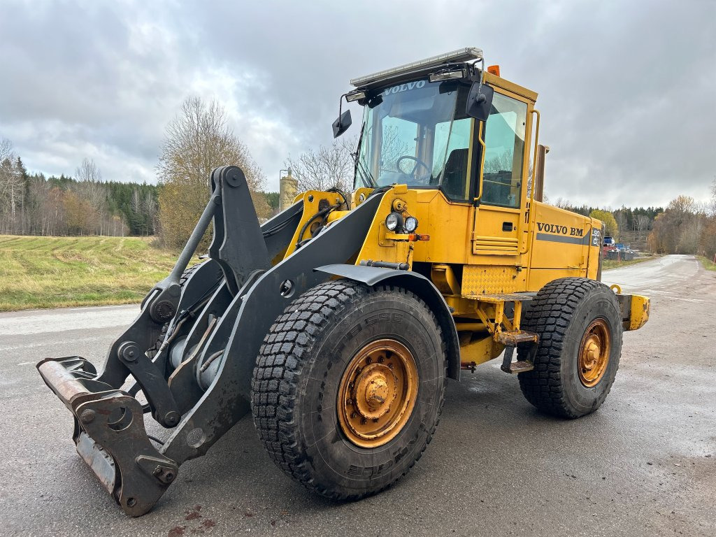 Volvo BM L90C - Riteņu iekrāvējs: foto 1 Volvo BM L90C - Riteņu iekrāvējs: foto 1