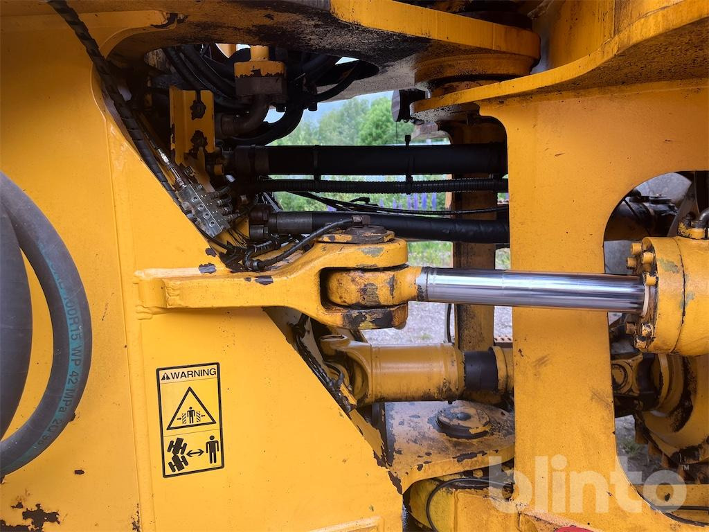 Riteņu iekrāvējs Volvo L220D: foto 34