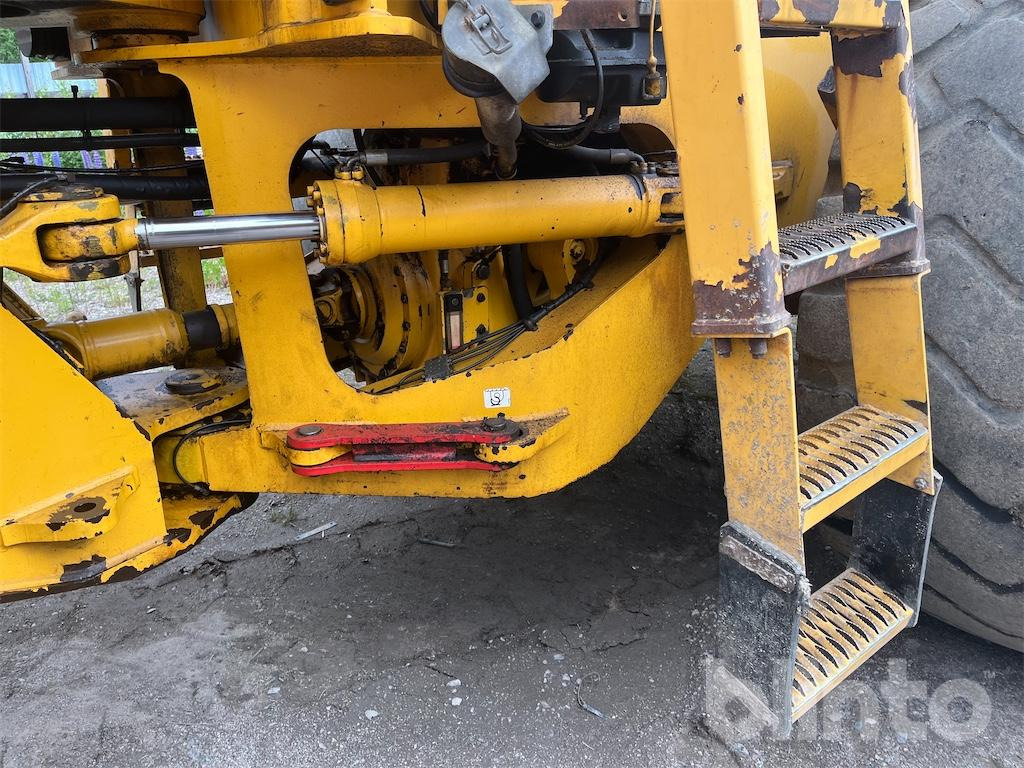 Riteņu iekrāvējs Volvo L220D: foto 27