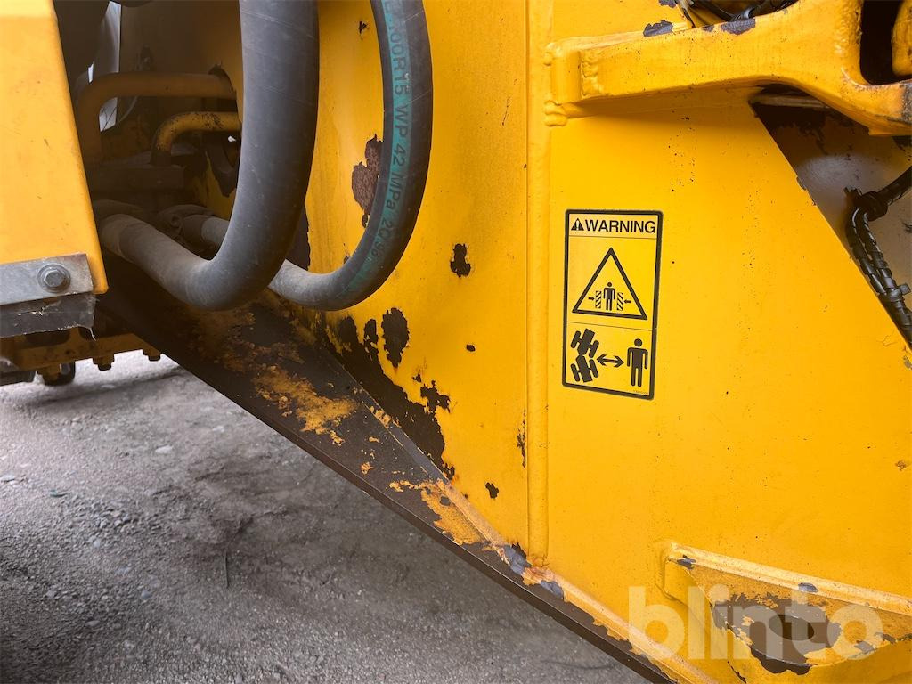Riteņu iekrāvējs Volvo L220D: foto 37