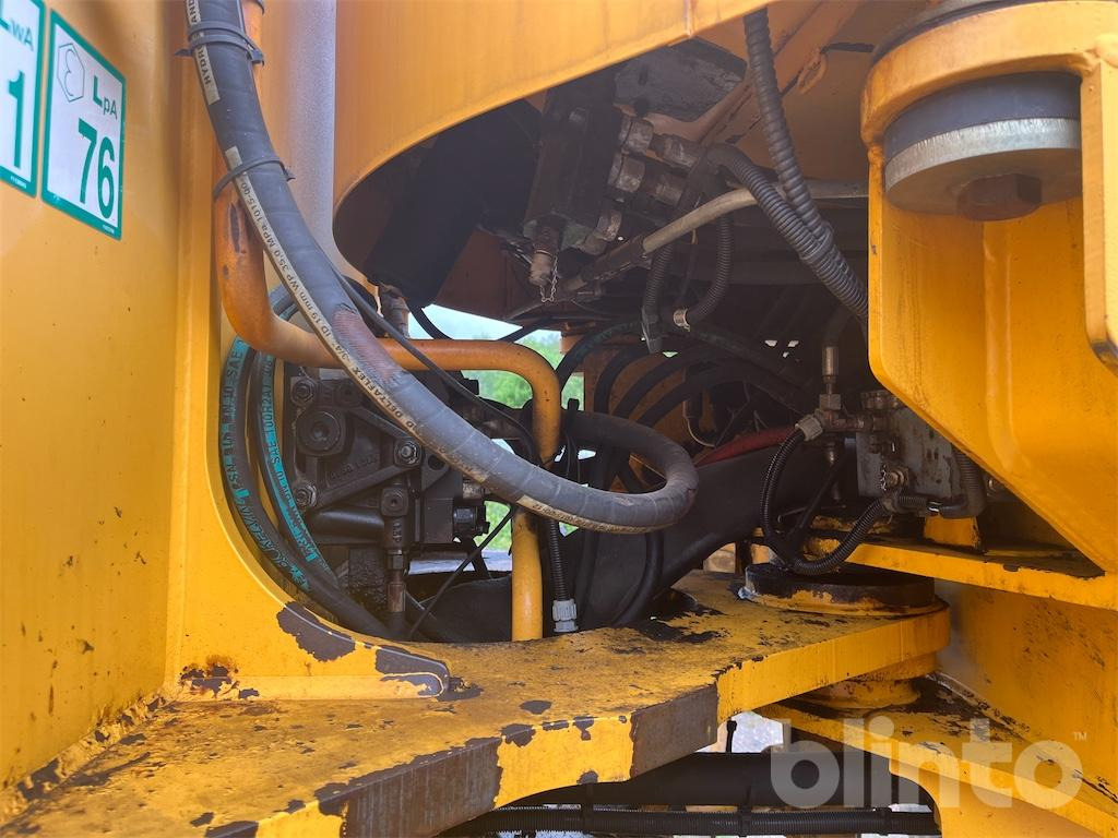 Riteņu iekrāvējs Volvo L220D: foto 33
