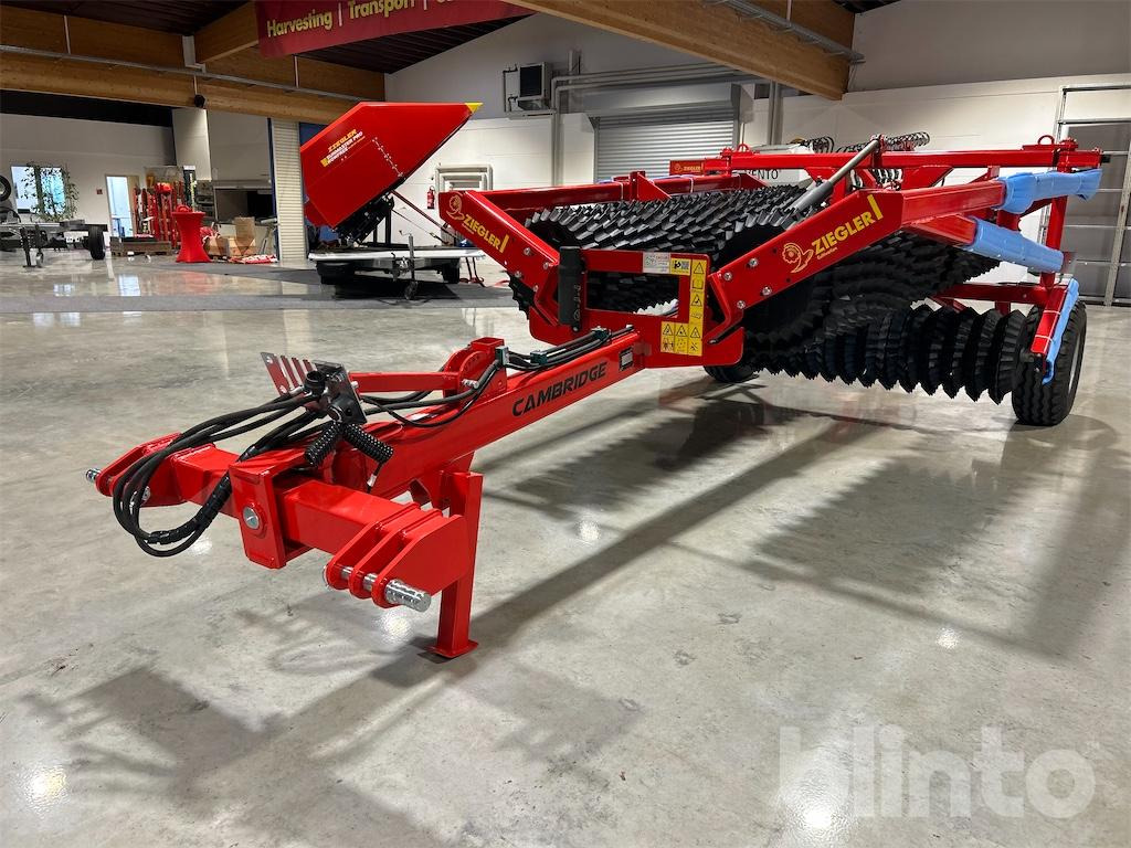 Ziegler 8 m (Prismen) (2025) - Lauka veltnis: foto 1 Ziegler 8 m (Prismen) (2025) - Lauka veltnis: foto 1