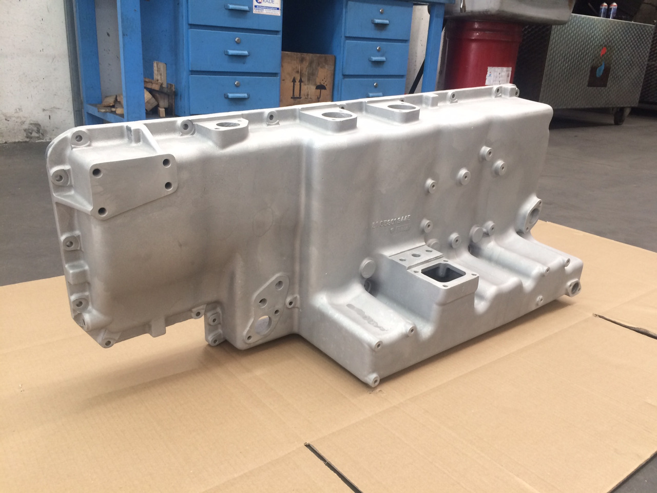 Eļļas panna COPPA OLIO MAN 51058015690 + COPERCHIO COPPA OLIO MAN 51058200086: foto 14 Eļļas panna COPPA OLIO MAN 51058015690 + COPERCHIO COPPA OLIO MAN 51058200086: foto 14