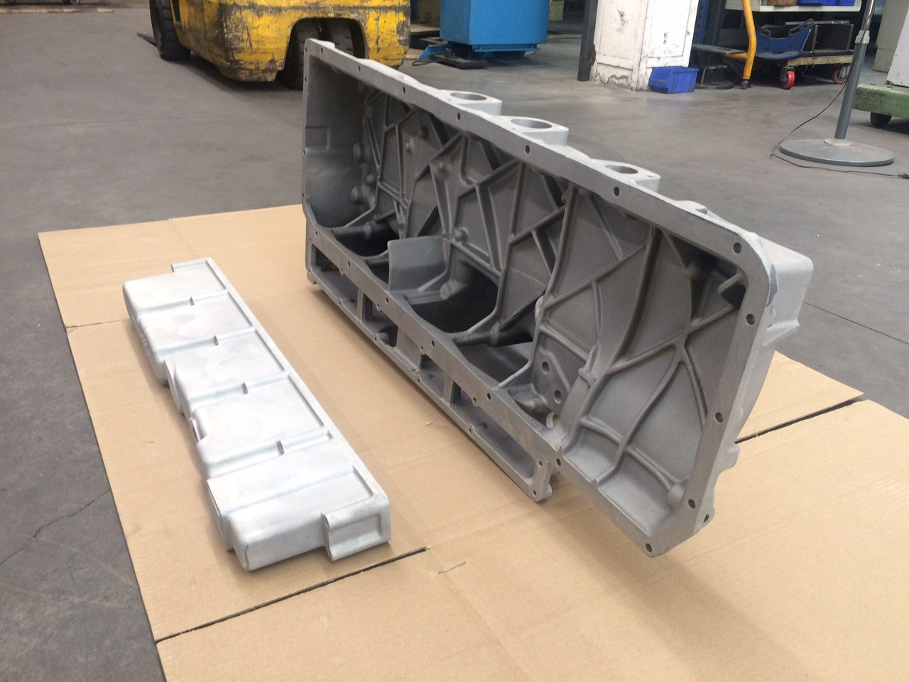 COPPA OLIO MAN 51058015690 + COPERCHIO COPPA OLIO MAN 51058200086 - Eļļas panna: foto 2 COPPA OLIO MAN 51058015690 + COPERCHIO COPPA OLIO MAN 51058200086 - Eļļas panna: foto 2