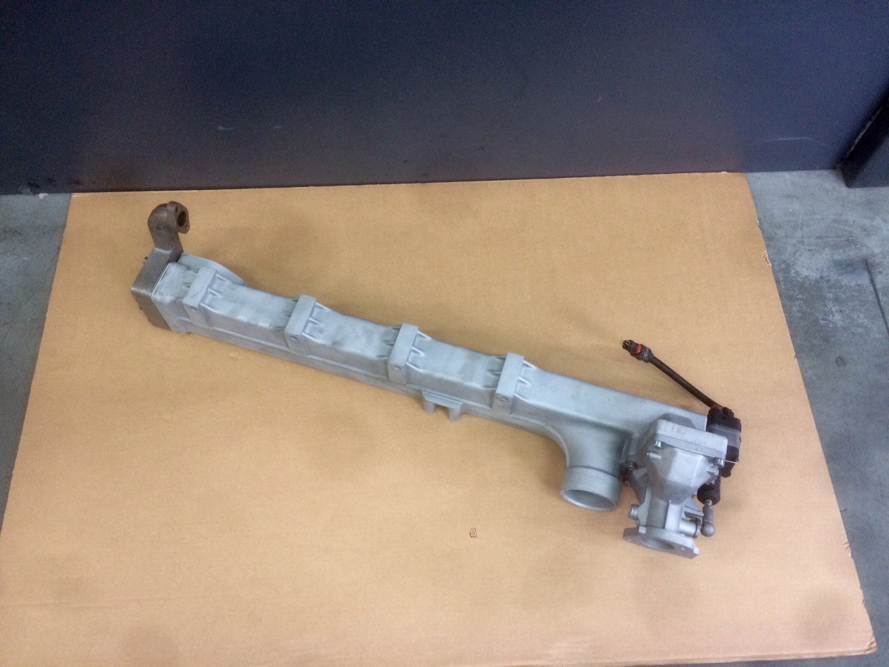 MODULO EGR (modulo ricircolo gas di scarico) - Motori MAN D2866 / D2876 - Euro 3 - RIF. MAN 51081007026 - 51081007027 - 51081007028 - 51081007089 - EGR dzesētājs: foto 3 MODULO EGR (modulo ricircolo gas di scarico) - Motori MAN D2866 / D2876 - Euro 3 - RIF. MAN 51081007026 - 51081007027 - 51081007028 - 51081007089 - EGR dzesētājs: foto 3