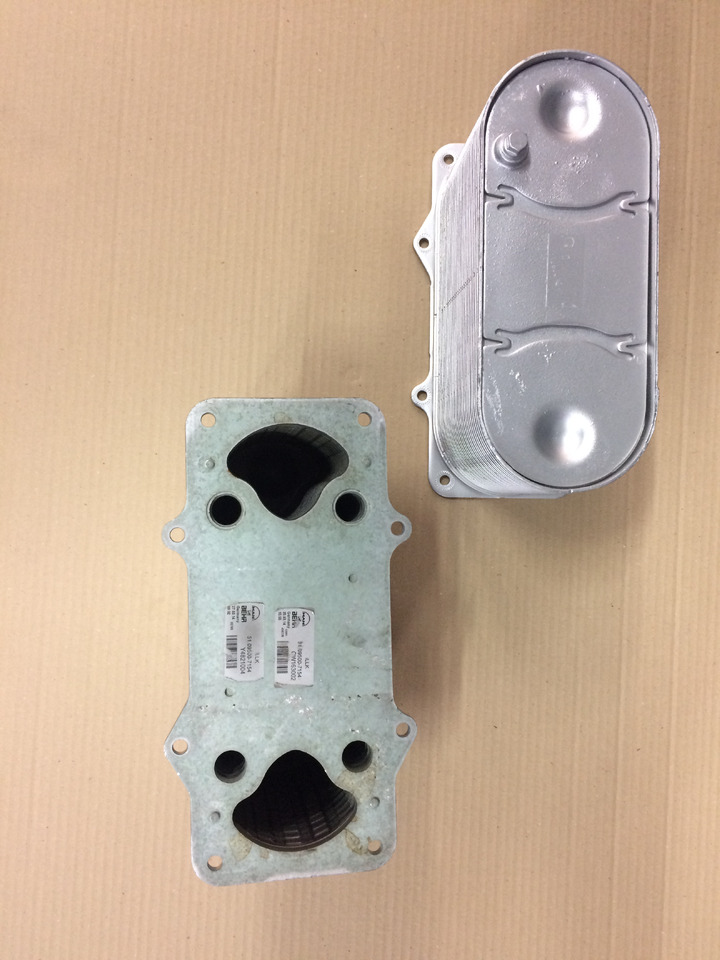 RADIATORE ARIA COMBURENTE - MOTORI MAN D2066 - D2676 - EURO 6 - Dzesēšanas sistēma - Kravas automašīna: foto 2 RADIATORE ARIA COMBURENTE - MOTORI MAN D2066 - D2676 - EURO 6 - Dzesēšanas sistēma - Kravas automašīna: foto 2