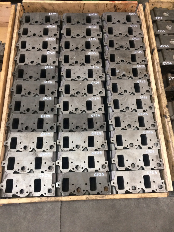 TESTATA MOTORE MAN D0824 / D0826 / D0834 / D0836 - Motora galva: foto 1 TESTATA MOTORE MAN D0824 / D0826 / D0834 / D0836 - Motora galva: foto 1