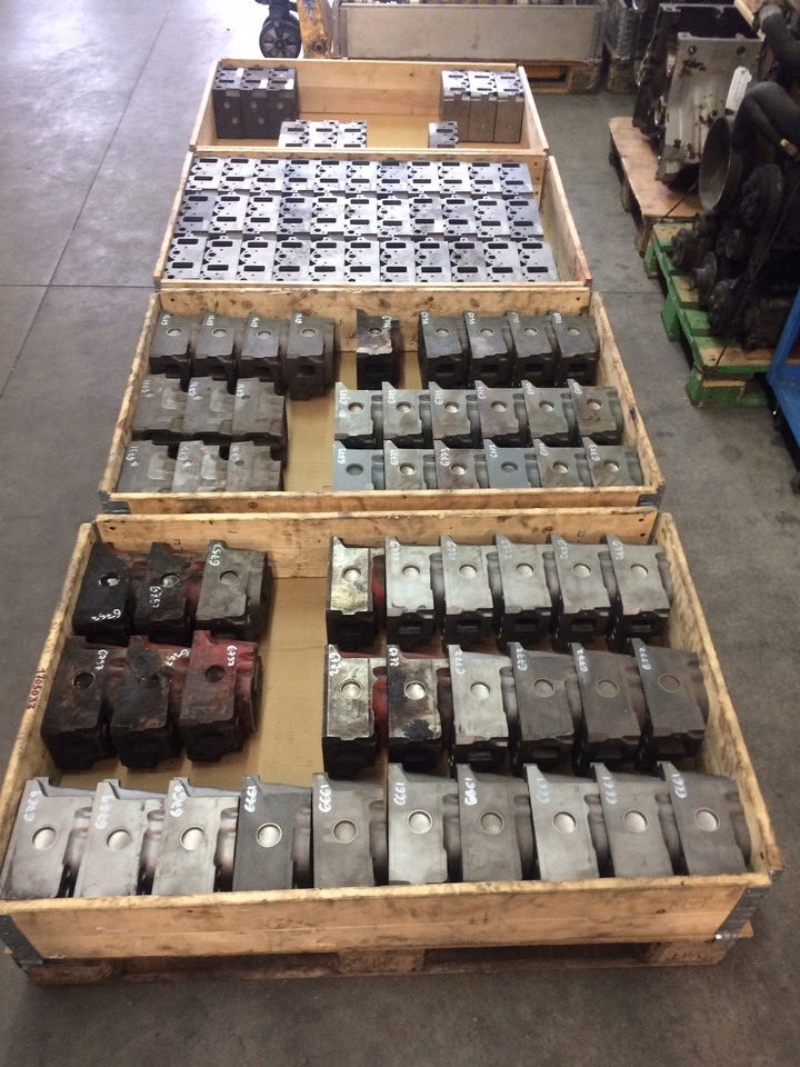 TESTATA MOTORE MAN D0824 / D0826 / D0834 / D0836 - Motora galva: foto 3 TESTATA MOTORE MAN D0824 / D0826 / D0834 / D0836 - Motora galva: foto 3