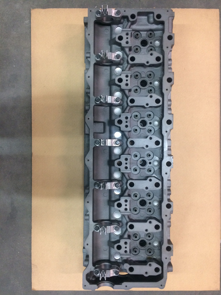 TESTATE MOTORI MAN D2066 - D2676 - NUDE / COMPLETE DI VALVOLE - Motora galva - Kravas automašīna: foto 2 TESTATE MOTORI MAN D2066 - D2676 - NUDE / COMPLETE DI VALVOLE - Motora galva - Kravas automašīna: foto 2