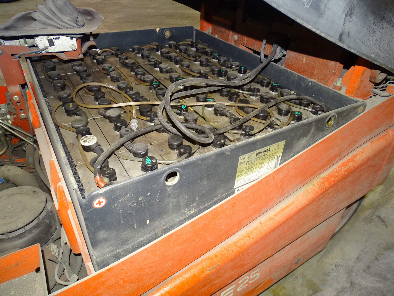 Linde E25 - Elektroiekrāvējs: foto 4 Linde E25 - Elektroiekrāvējs: foto 4