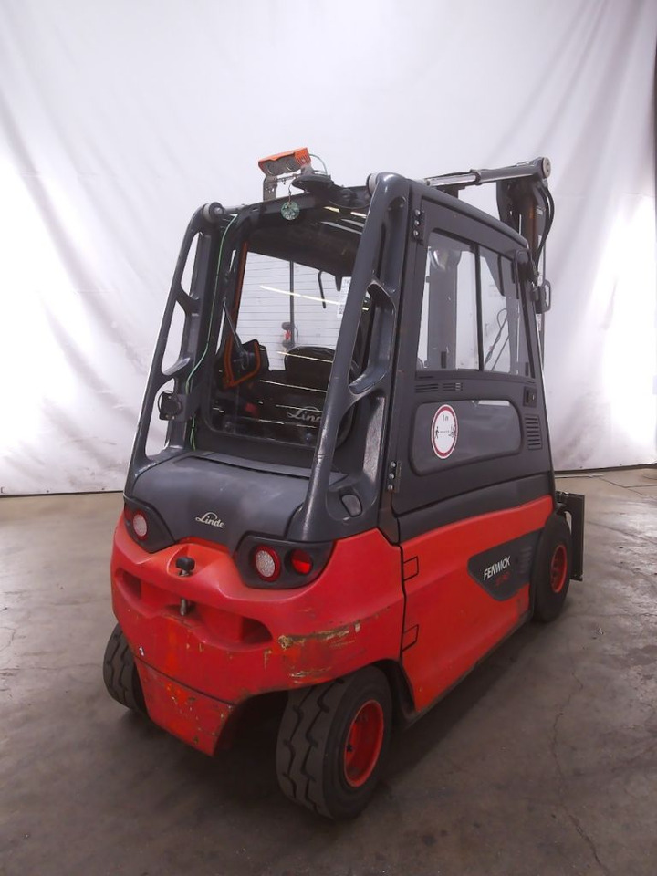 Linde E30L-01 - Elektroiekrāvējs: foto 2 Linde E30L-01 - Elektroiekrāvējs: foto 2