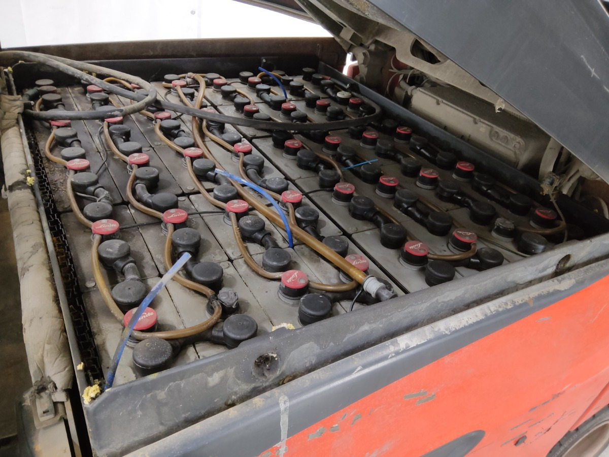 Linde E35 - Elektroiekrāvējs: foto 4 Linde E35 - Elektroiekrāvējs: foto 4