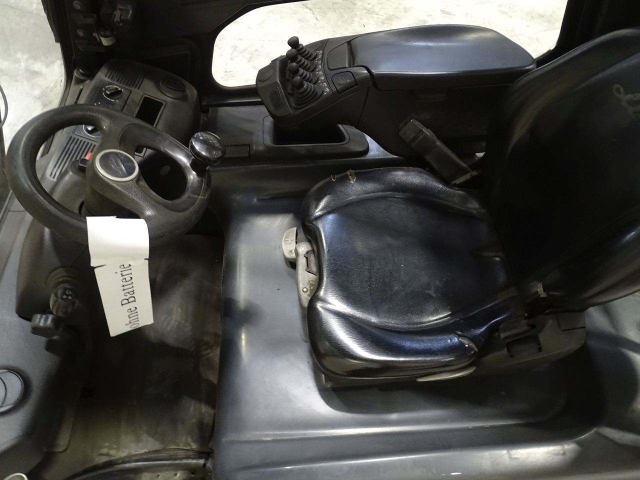 Linde E35L-01 - Elektroiekrāvējs: foto 3 Linde E35L-01 - Elektroiekrāvējs: foto 3