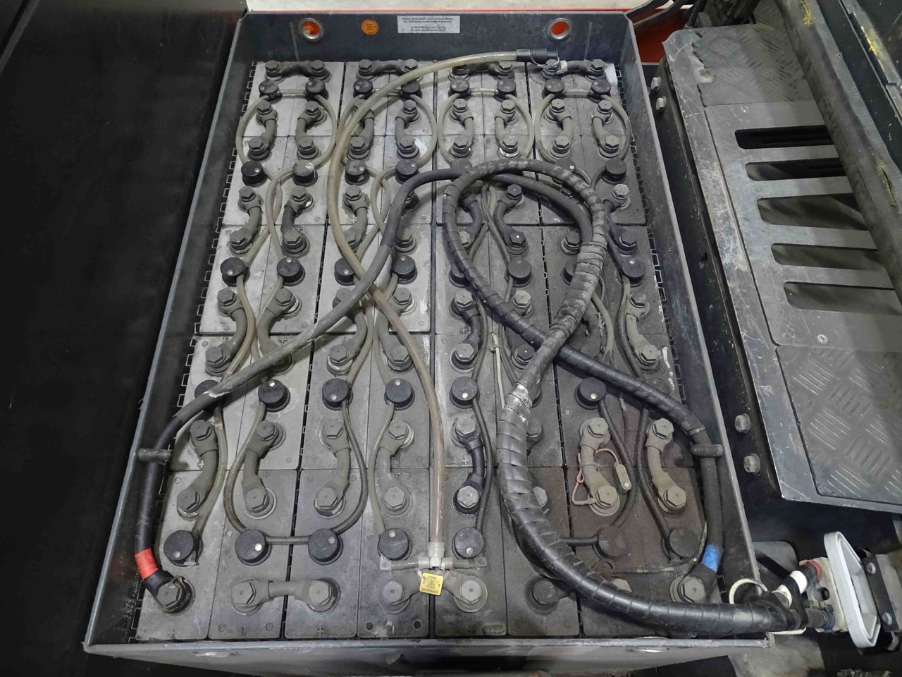 Linde P250 - Noliktavas vilcējs: foto 4 Linde P250 - Noliktavas vilcējs: foto 4