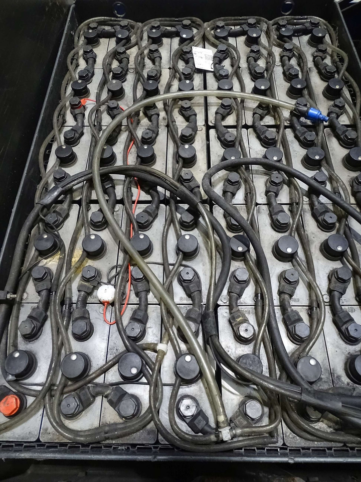 Linde P250 - Noliktavas vilcējs: foto 4 Linde P250 - Noliktavas vilcējs: foto 4