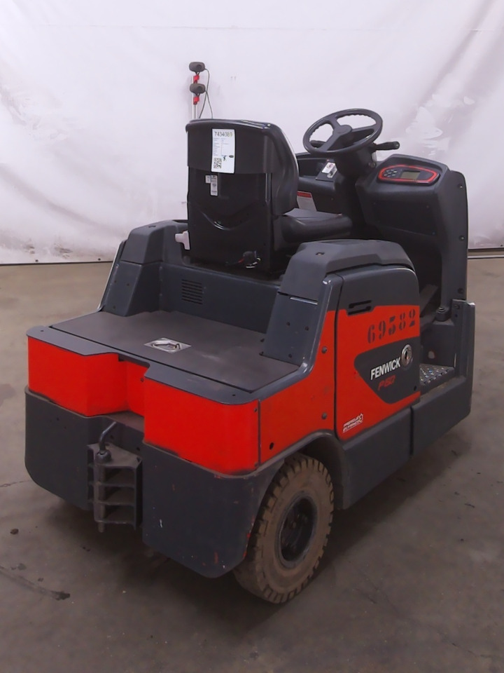 Linde P60 - Noliktavas vilcējs: foto 2 Linde P60 - Noliktavas vilcējs: foto 2