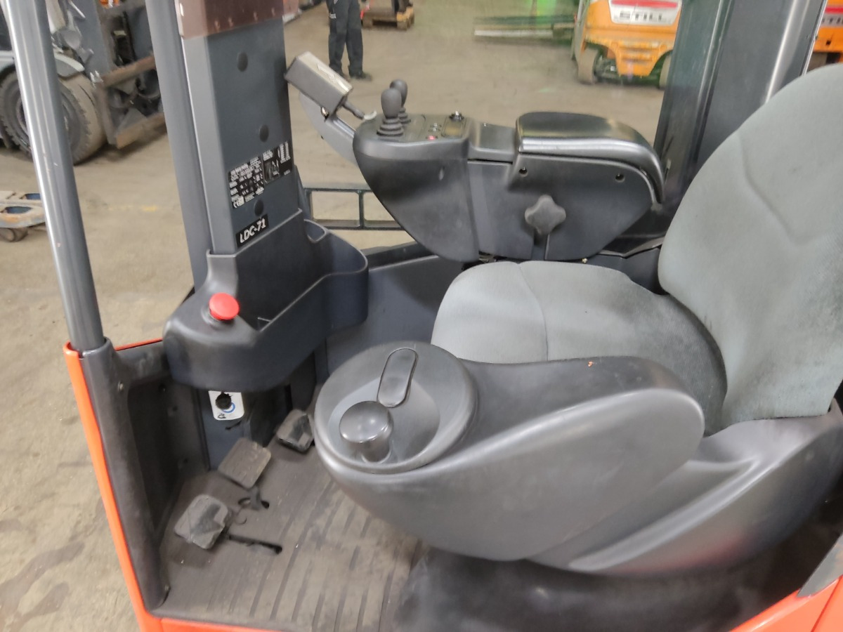 Linde R14X-03 - Bīdmasta krautņotājs: foto 3 Linde R14X-03 - Bīdmasta krautņotājs: foto 3