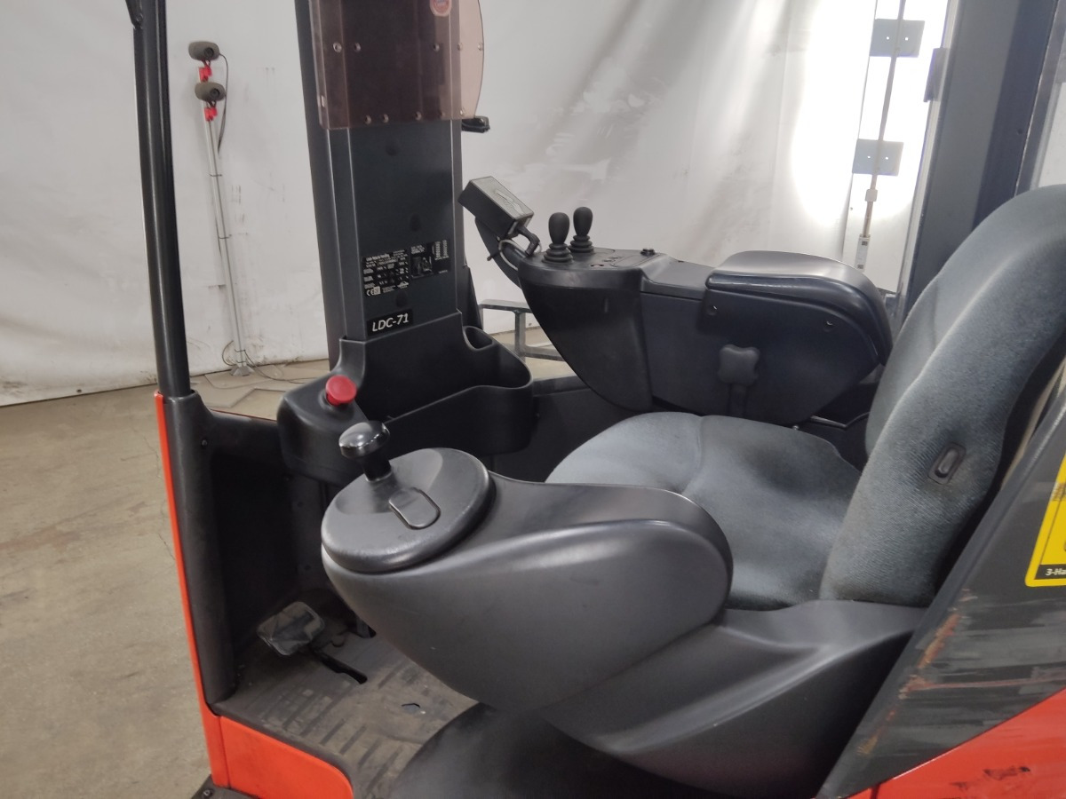 Linde R14X-03 - Bīdmasta krautņotājs: foto 3 Linde R14X-03 - Bīdmasta krautņotājs: foto 3