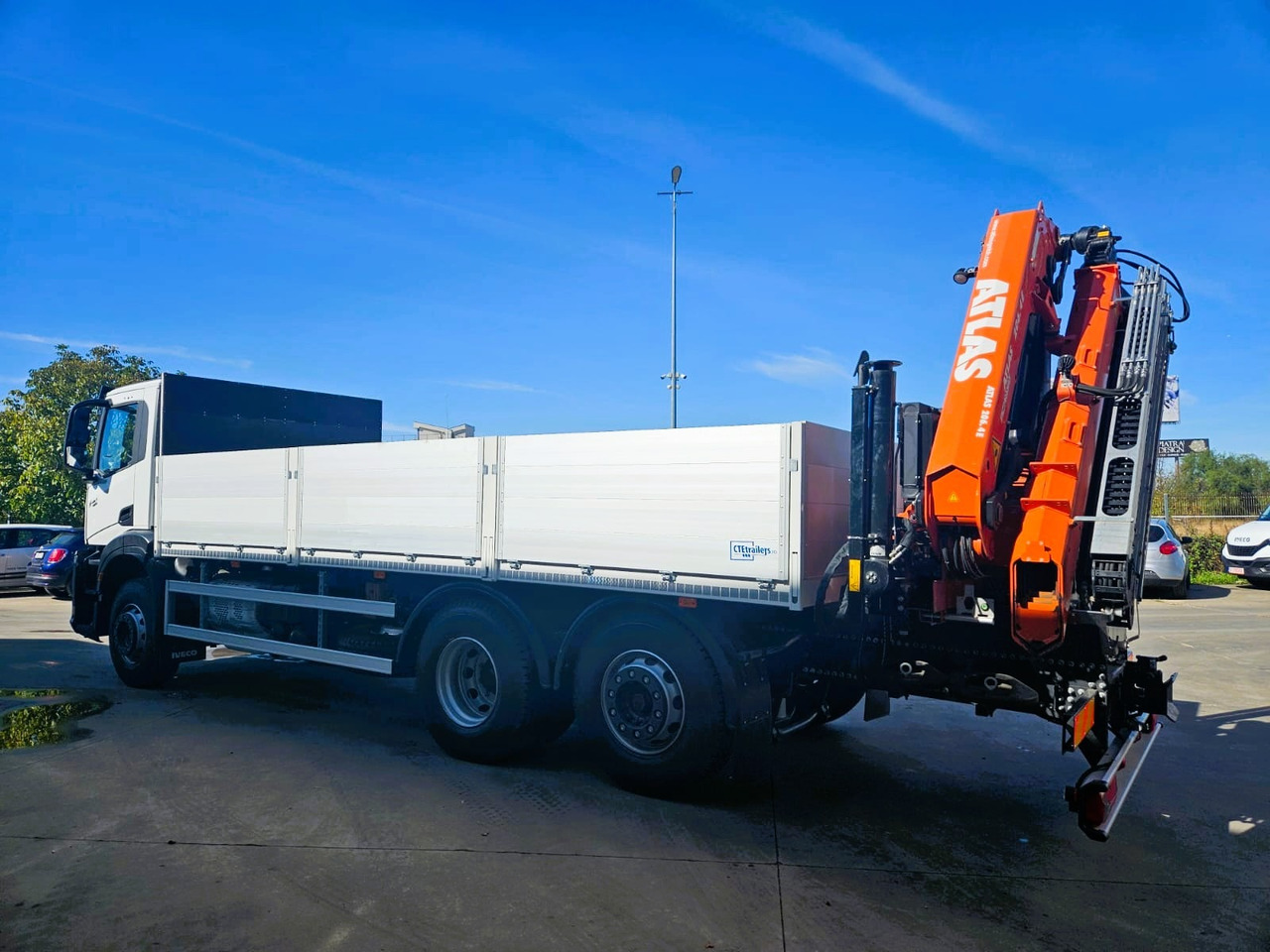 Iveco X-Way AD300X46Z HR ON+ - Bortu kravas automašīna/ Platforma, Kravas auto ar manipulatoru: foto 5 Iveco X-Way AD300X46Z HR ON+ - Bortu kravas automašīna/ Platforma, Kravas auto ar manipulatoru: foto 5