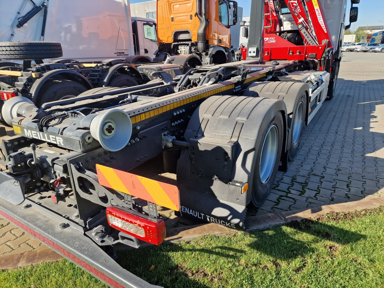 Renault - Pacēlājs ar āķi, Kravas auto ar manipulatoru: foto 3 Renault - Pacēlājs ar āķi, Kravas auto ar manipulatoru: foto 3