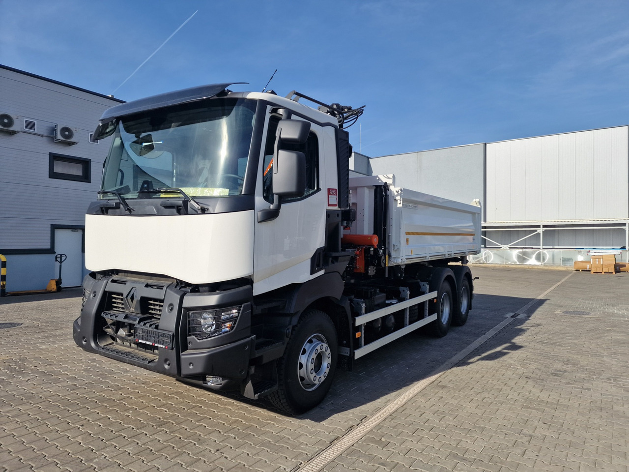 Renault - Bortu kravas automašīna/ Platforma, Kravas auto ar manipulatoru: foto 1 Renault - Bortu kravas automašīna/ Platforma, Kravas auto ar manipulatoru: foto 1