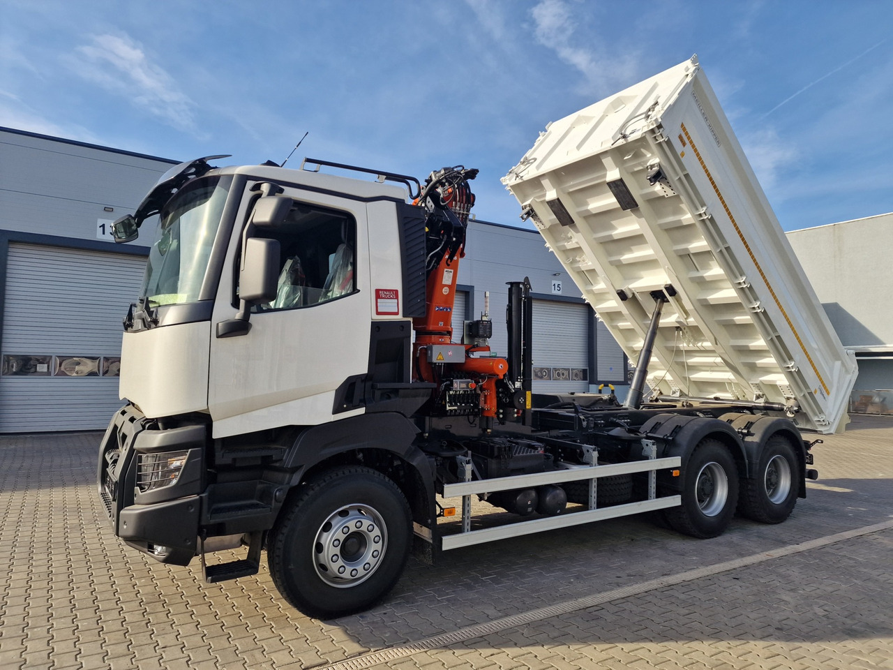 Renault - Bortu kravas automašīna/ Platforma, Kravas auto ar manipulatoru: foto 5 Renault - Bortu kravas automašīna/ Platforma, Kravas auto ar manipulatoru: foto 5