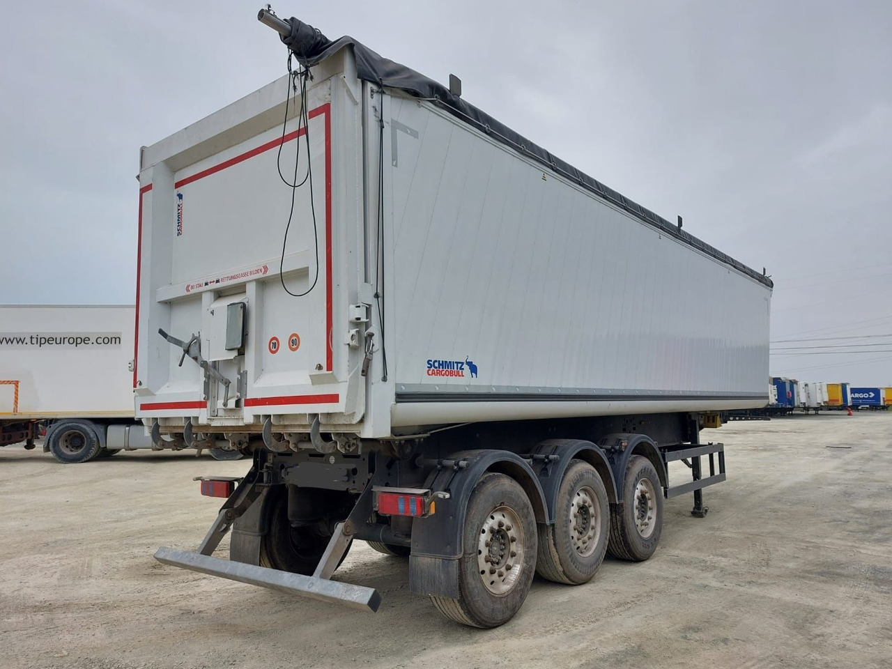 Schmitz Cargobull SCB*S3B - Puspiekabe pašizgāzējs: foto 4 Schmitz Cargobull SCB*S3B - Puspiekabe pašizgāzējs: foto 4