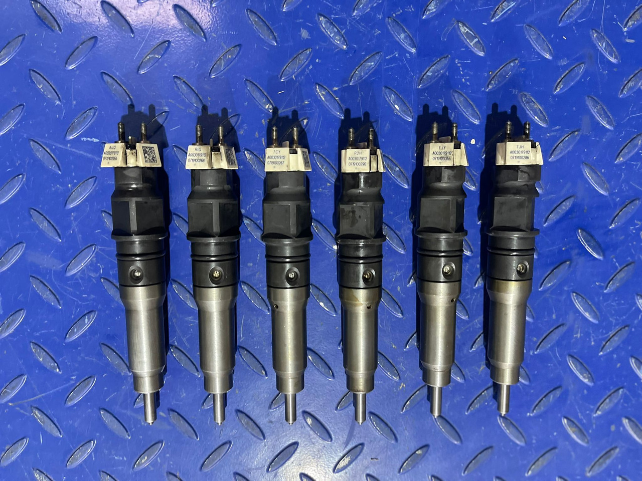 BOSCH A0030179112 - Inžektors: foto 1 BOSCH A0030179112 - Inžektors: foto 1