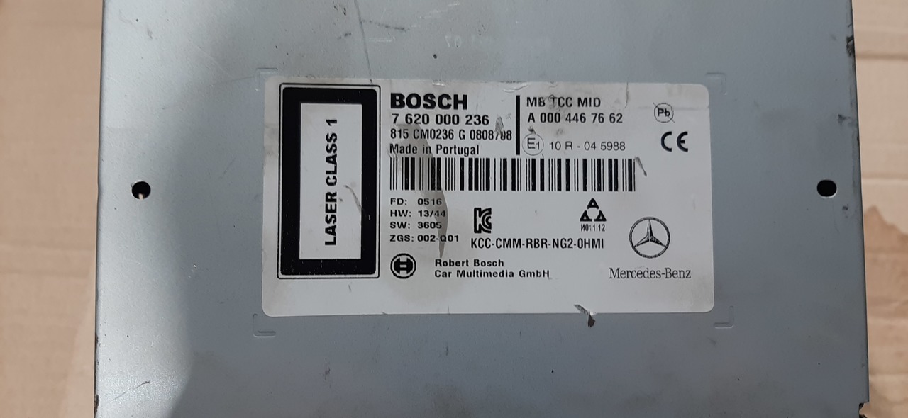 BOSCH / REXROTH Mercedes Actros MP4 CD Player A0004467662 - Kabīne un interjers - Kravas automašīna: foto 3 BOSCH / REXROTH Mercedes Actros MP4 CD Player A0004467662 - Kabīne un interjers - Kravas automašīna: foto 3