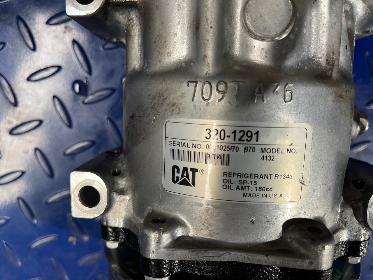 CAT 320-1291 Clima compressor - Kondicioniera kompresors - Celtniecības tehnika: foto 3 CAT 320-1291 Clima compressor - Kondicioniera kompresors - Celtniecības tehnika: foto 3