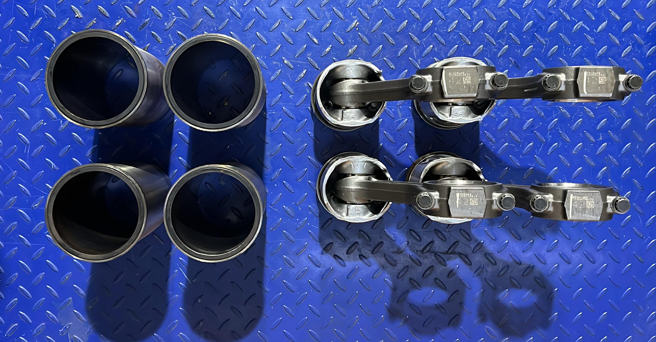John Deere SET PISTON SI CAMASA JOHN DEERE RE500608 - Dzinējs un rezerves daļas: foto 1 John Deere SET PISTON SI CAMASA JOHN DEERE RE500608 - Dzinējs un rezerves daļas: foto 1