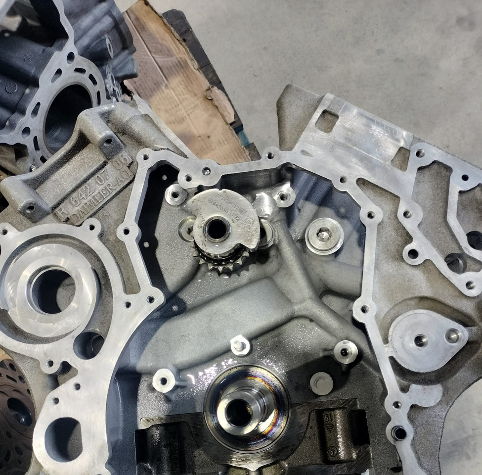 MERCEDES-BENZ 642884 MERCEDES-BENZ G II (W461) G300 CDI - Dzinējs - Kravas automašīna: foto 2 MERCEDES-BENZ 642884 MERCEDES-BENZ G II (W461) G300 CDI - Dzinējs - Kravas automašīna: foto 2