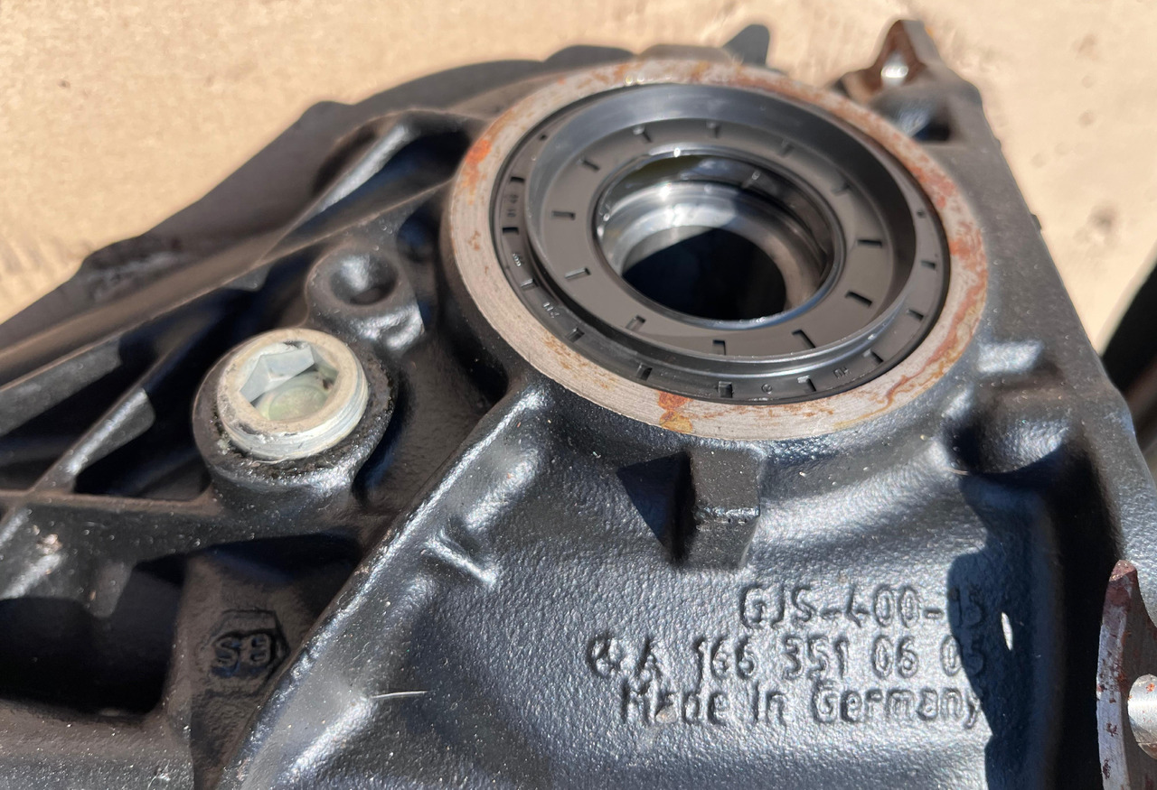 MERCEDES-BENZ Mercedes Benz Rear Axle Differential A1663510605 - Diferenciālis: foto 3 MERCEDES-BENZ Mercedes Benz Rear Axle Differential A1663510605 - Diferenciālis: foto 3