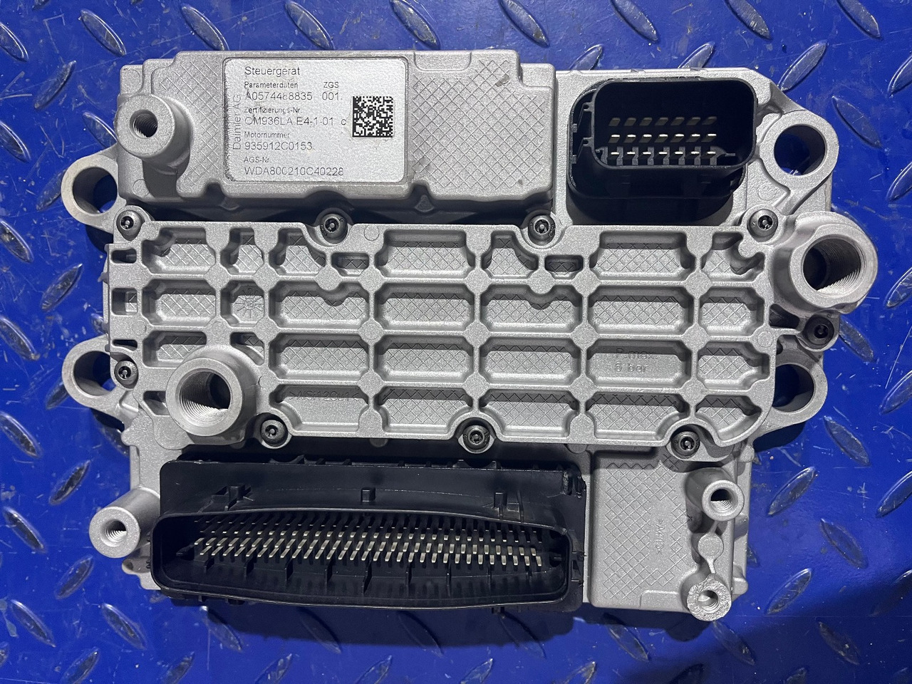 Manitou MRT 2150 PRIVILEGE PLUS ST4 S2 ECU A0014466435 - Elektroniskais vadības bloks (ECU) - Iekraušanas tehnika: foto 1 Manitou MRT 2150 PRIVILEGE PLUS ST4 S2 ECU A0014466435 - Elektroniskais vadības bloks (ECU) - Iekraušanas tehnika: foto 1