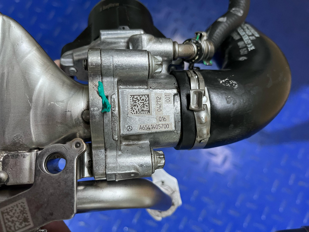 Mercedes Benz A6541402801 and EGR Valve A6541405700 - EGR dzesētājs: foto 4 Mercedes Benz A6541402801 and EGR Valve A6541405700 - EGR dzesētājs: foto 4